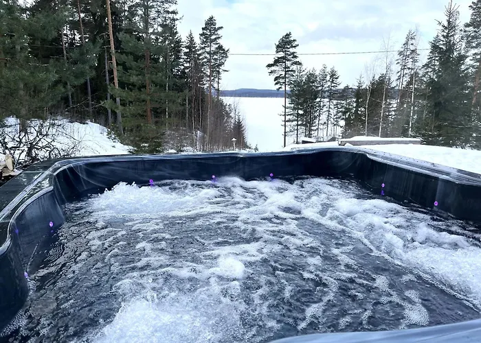 Kallio-orava With Jacuzzi Appartamento